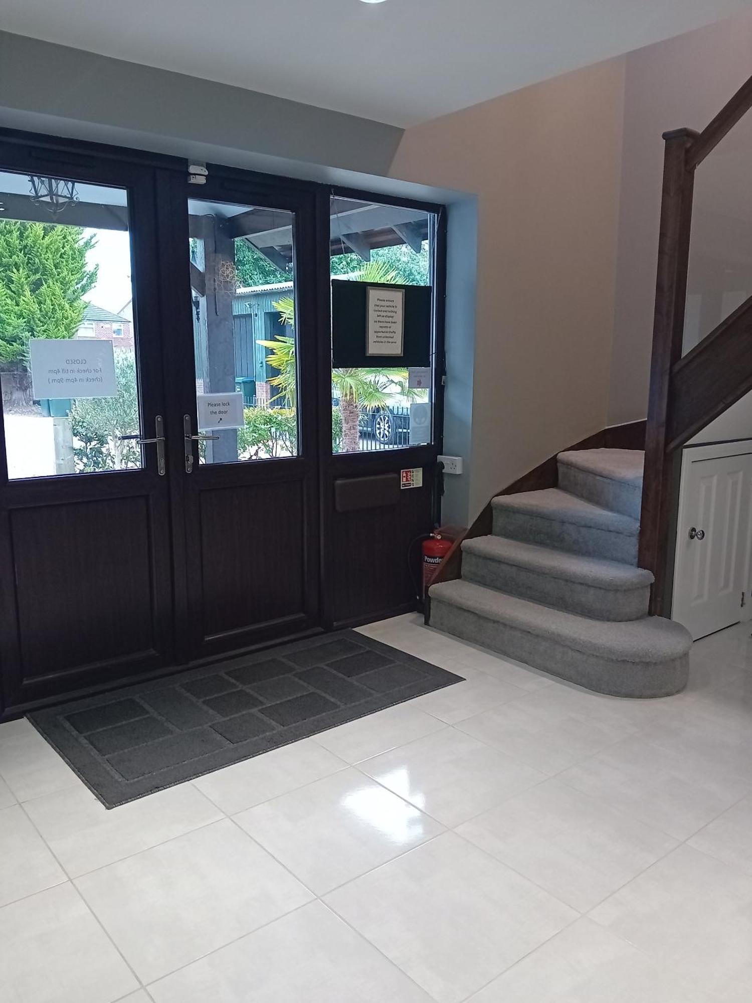 Middle House Bed & Breakfast Coventry Luaran gambar