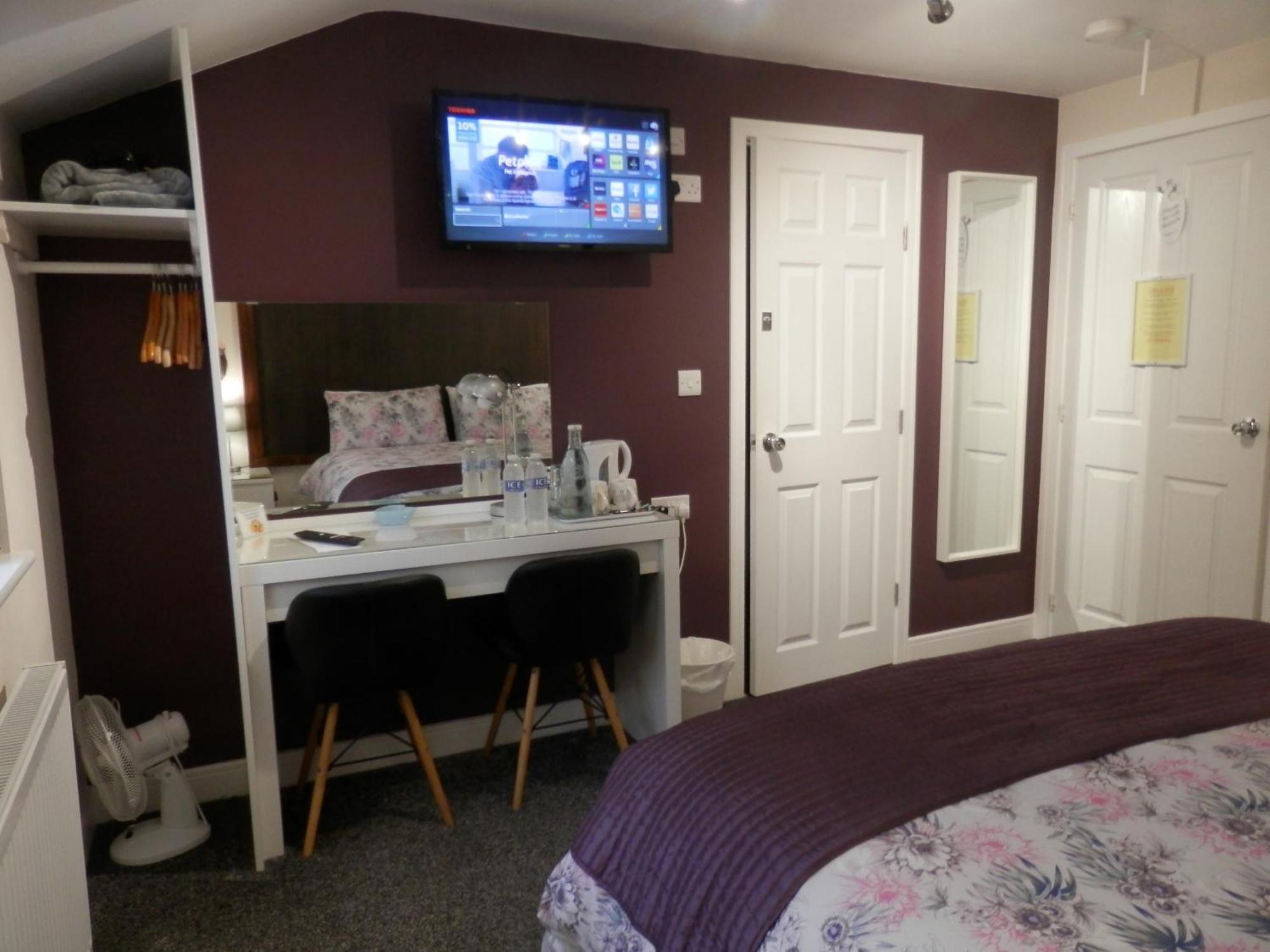Middle House Bed & Breakfast Coventry Bilik gambar